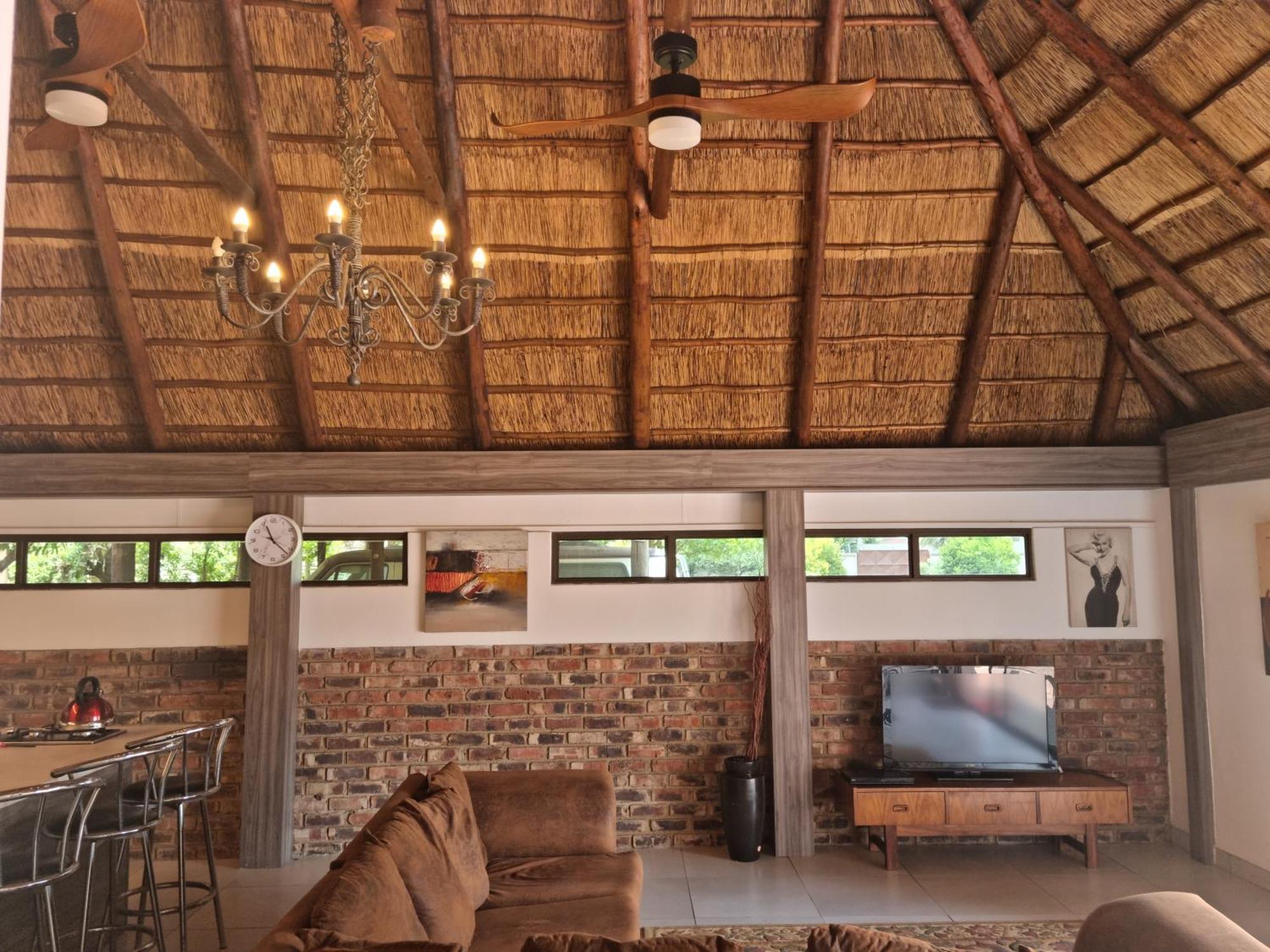 12 On Vaal Drive Guesthouse Фандербейлпарк Экстерьер фото