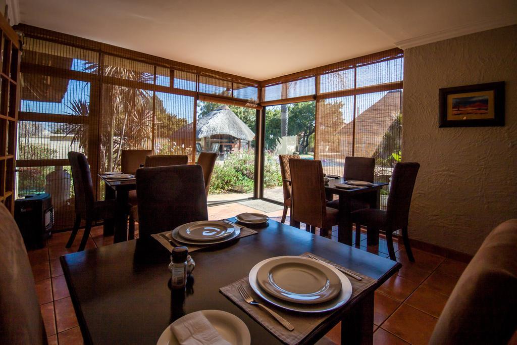 12 On Vaal Drive Guesthouse Фандербейлпарк Экстерьер фото