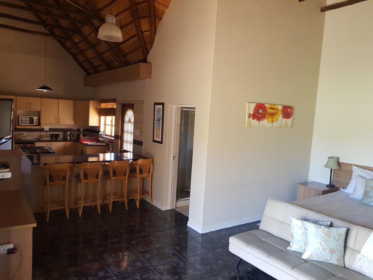 12 On Vaal Drive Guesthouse Фандербейлпарк Экстерьер фото