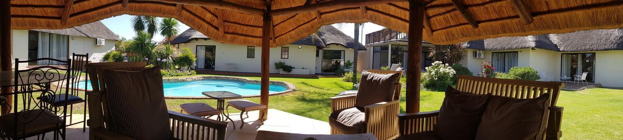 12 On Vaal Drive Guesthouse Фандербейлпарк Экстерьер фото